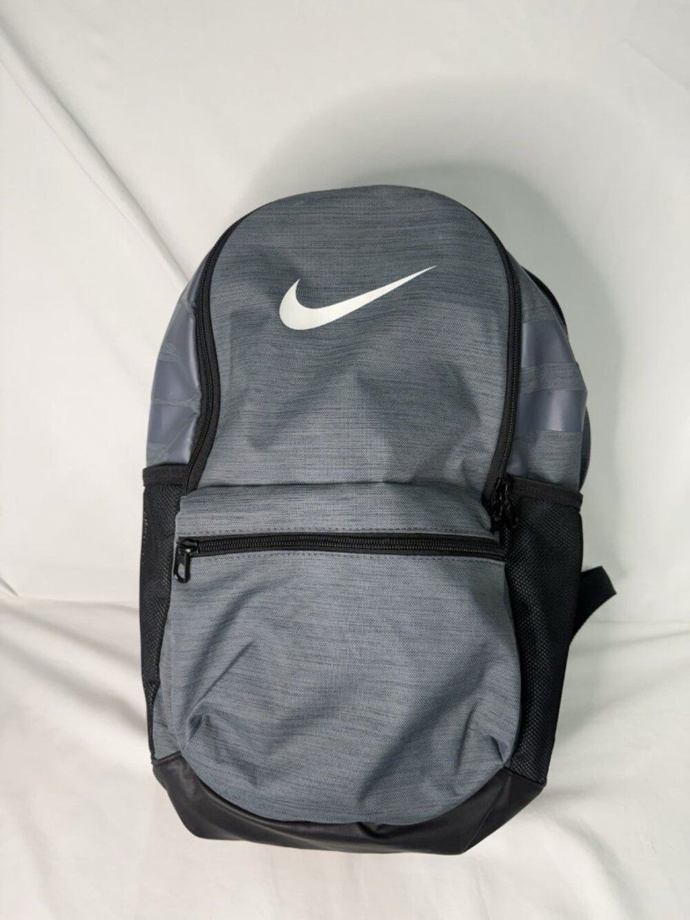 NIKE Unisex Gameday Gym Training Backpack Gray Black